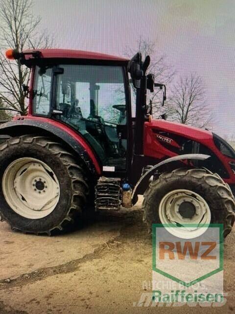 Valtra A85 Traktory