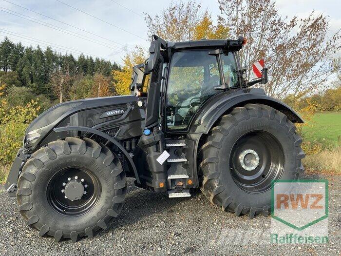 Valtra Q305 Traktory