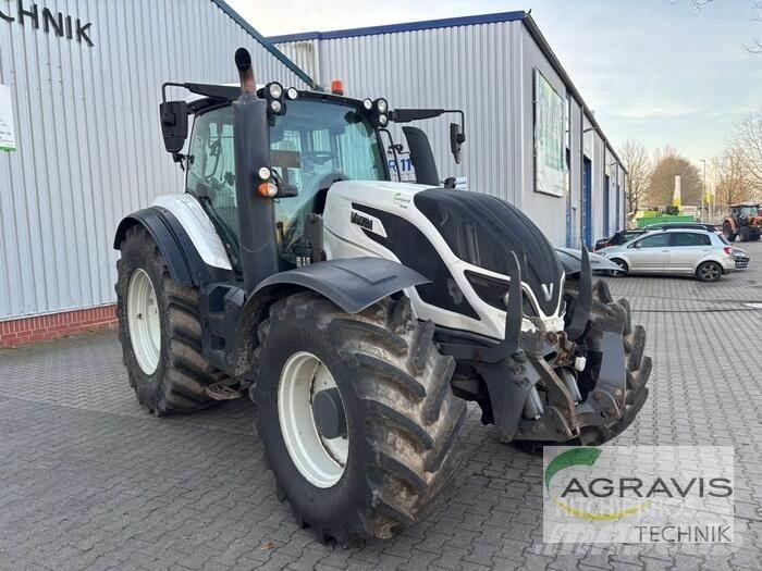 Valtra T 214 D Traktory