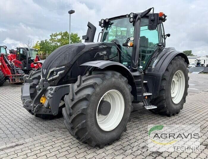 Valtra T 235 D Traktory
