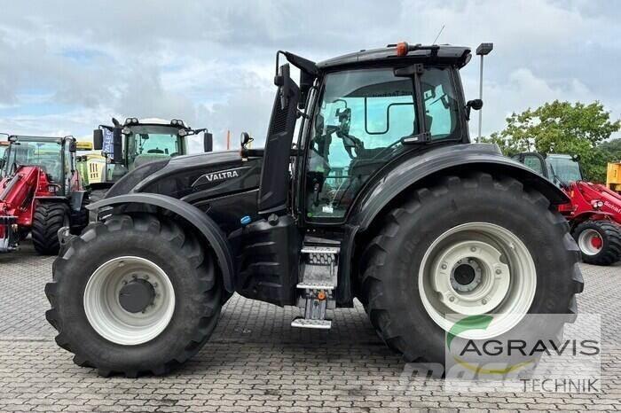 Valtra T 235 D Traktory