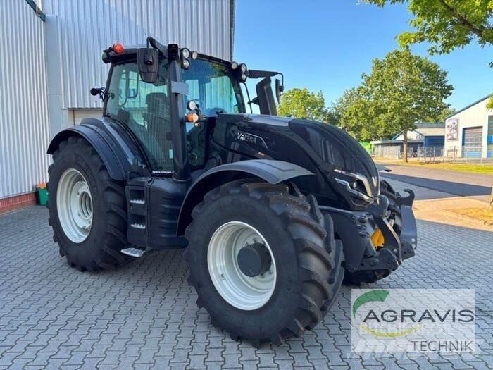 Valtra T 235 D Traktory