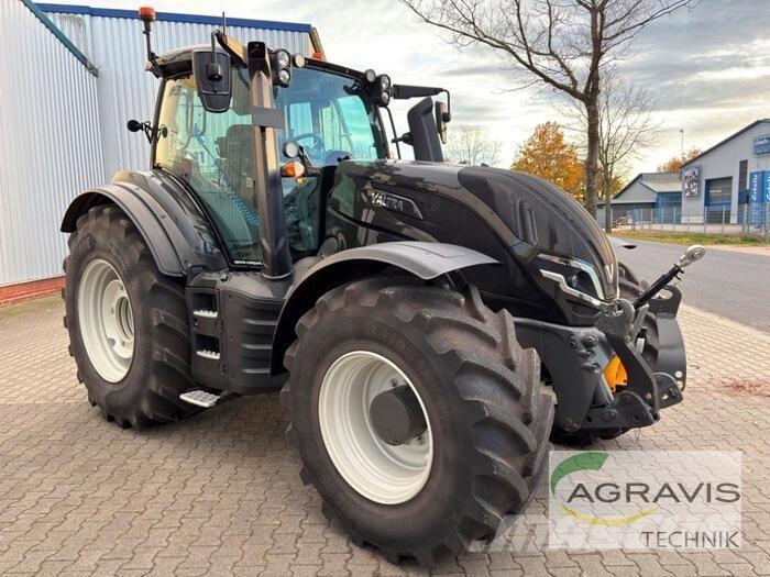 Valtra T 235 D Traktory