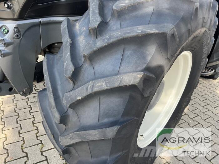 Valtra T 235 D 2A1 Traktory