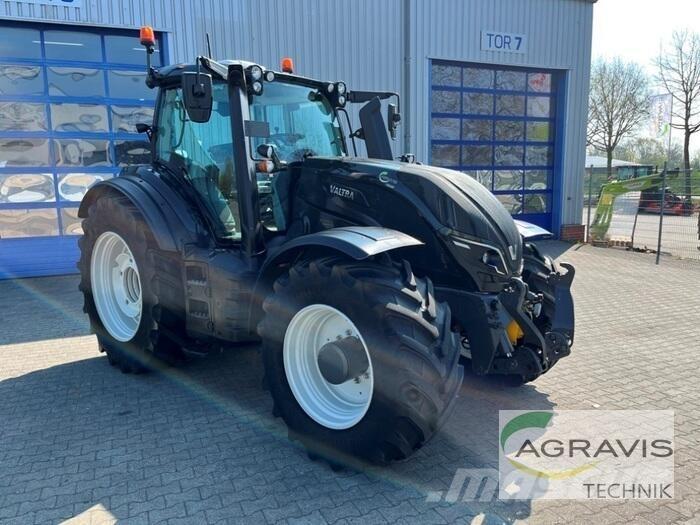 Valtra T 254 V Traktory