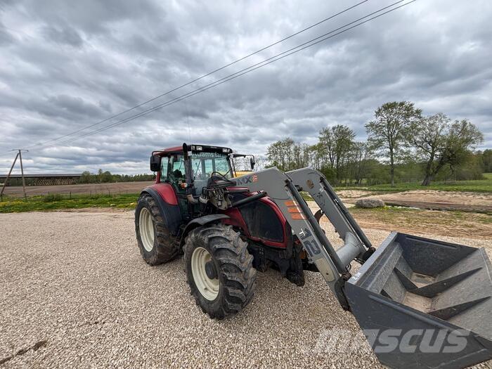 Valtra T130 Traktory