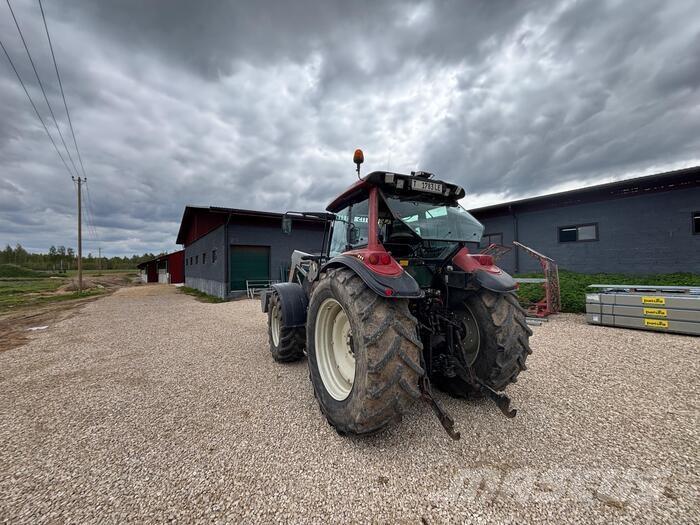 Valtra T130 Traktory