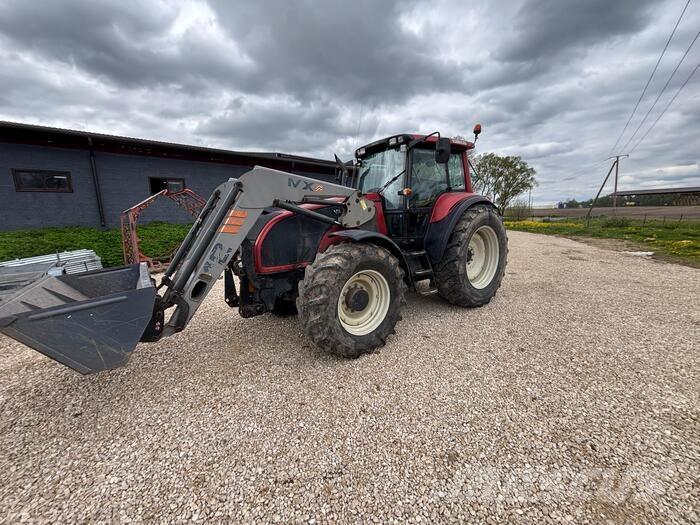 Valtra T130 Traktory