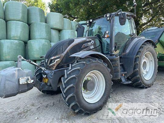Valtra T235V Traktory