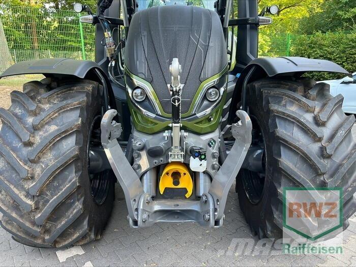 Valtra T255Versu Traktory