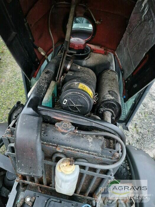 Yanmar EF 235H Kompaktní traktory