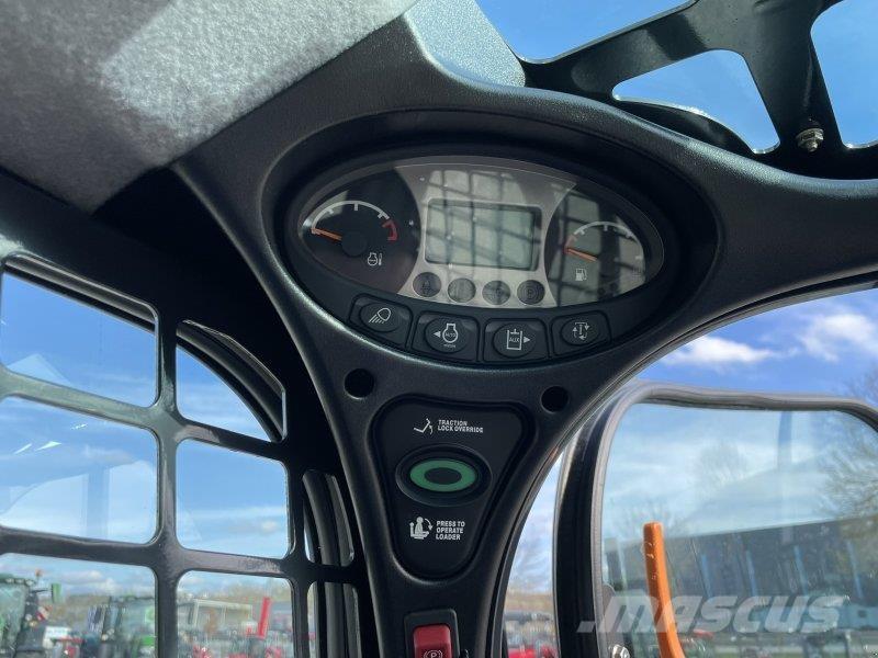 Bobcat T450 E Smykem řízené nakladače