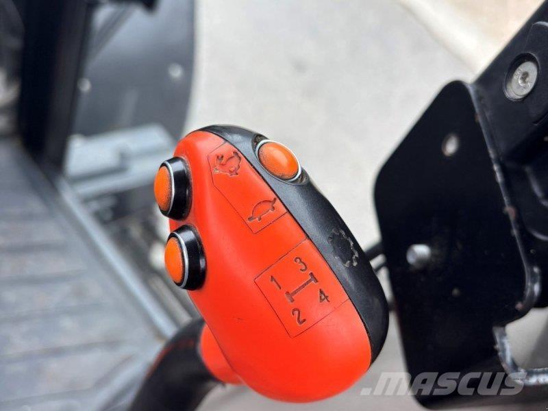 Case IH JXU 95 Traktory