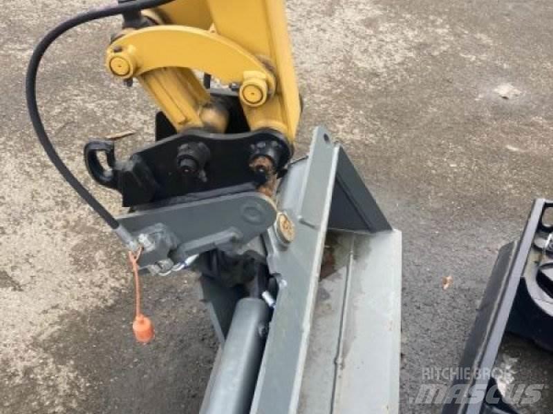 CAT 301.8-05A Mini rýpadla < 7t
