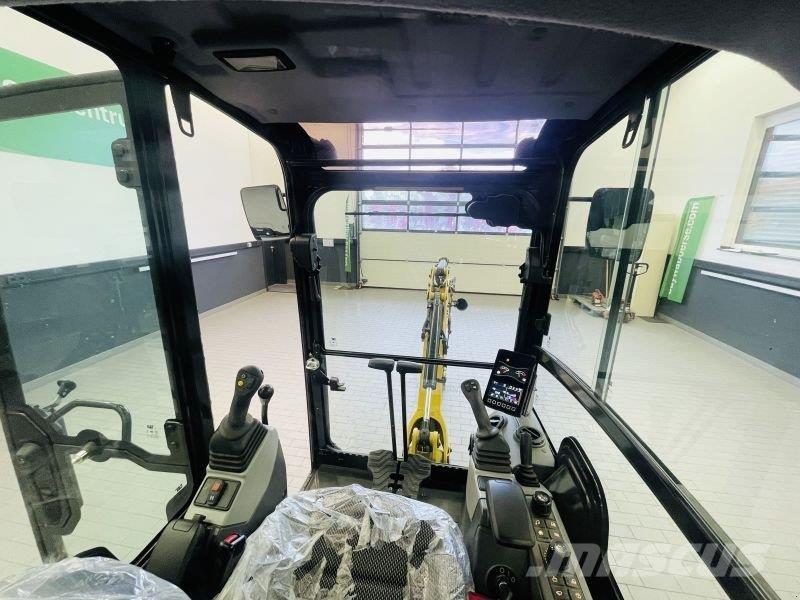 CAT 302CR-05A Kolová rýpadla