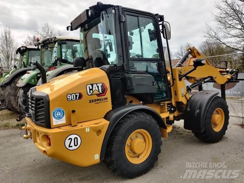 CAT 907 Kolové nakladače