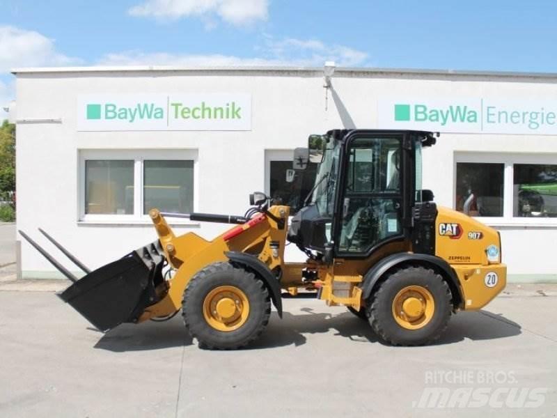 CAT 907 Kolové nakladače