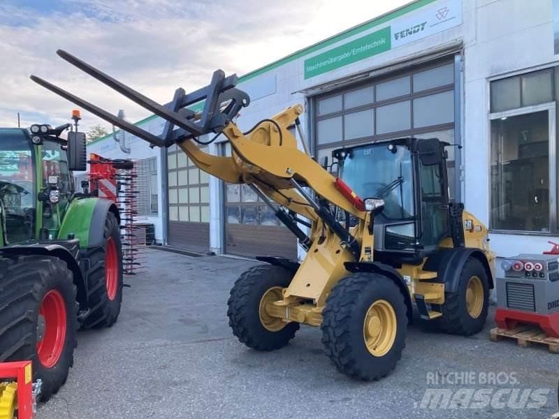 CAT 908 Kolové nakladače