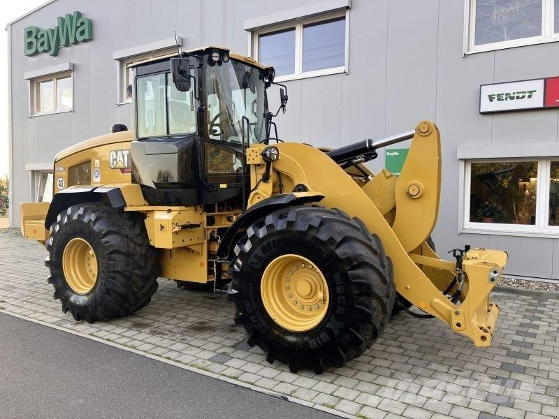 CAT 938M Kolové nakladače
