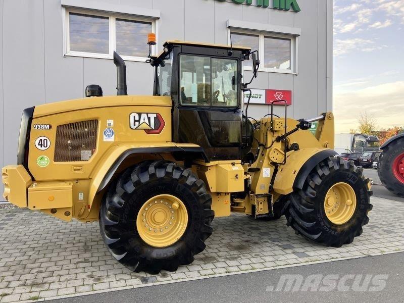 CAT 938M Kolové nakladače