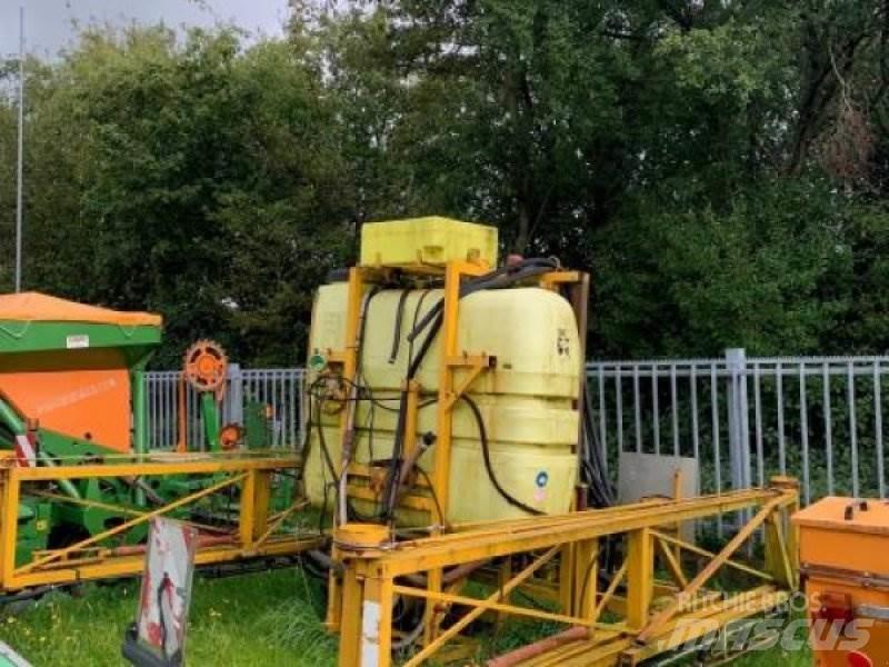 Dubex 1200l Rozmetadla chlévské mrvy