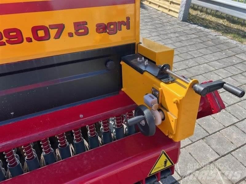  DX 229 Mechanické secí stroje