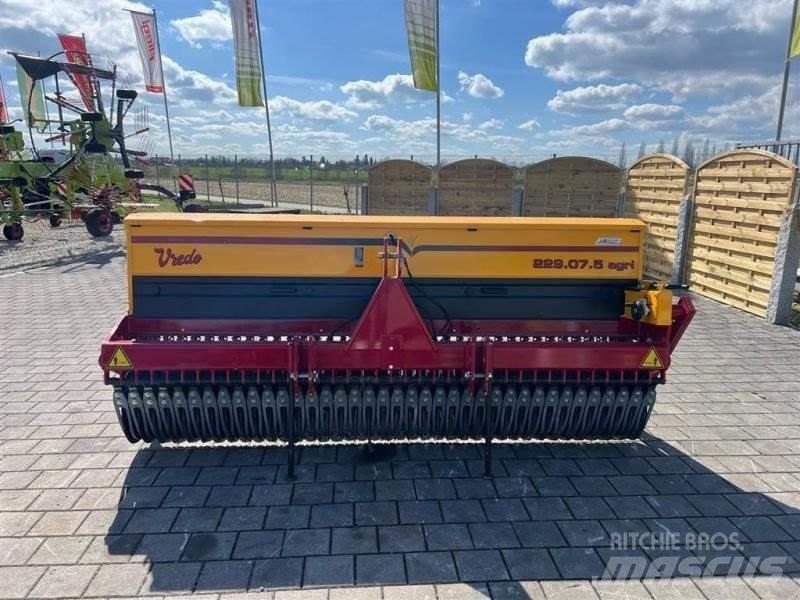  DX 229 Mechanické secí stroje