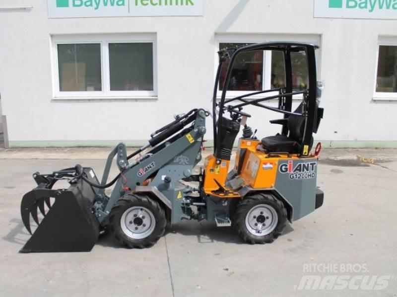 GiANT G 1200 Smykem řízené nakladače