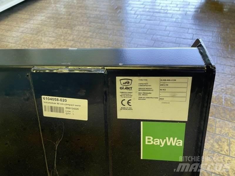GiANT G1200 Smykem řízené nakladače