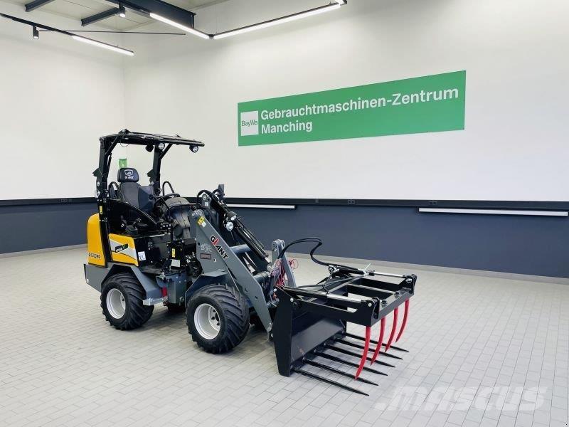 GiANT G1500 HD Smykem řízené nakladače