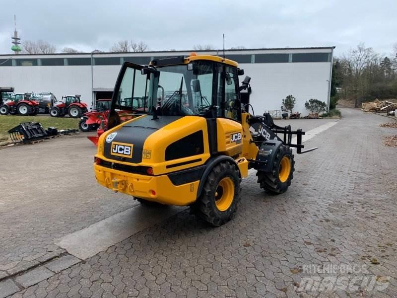 JCB 407 Agri Kolové nakladače