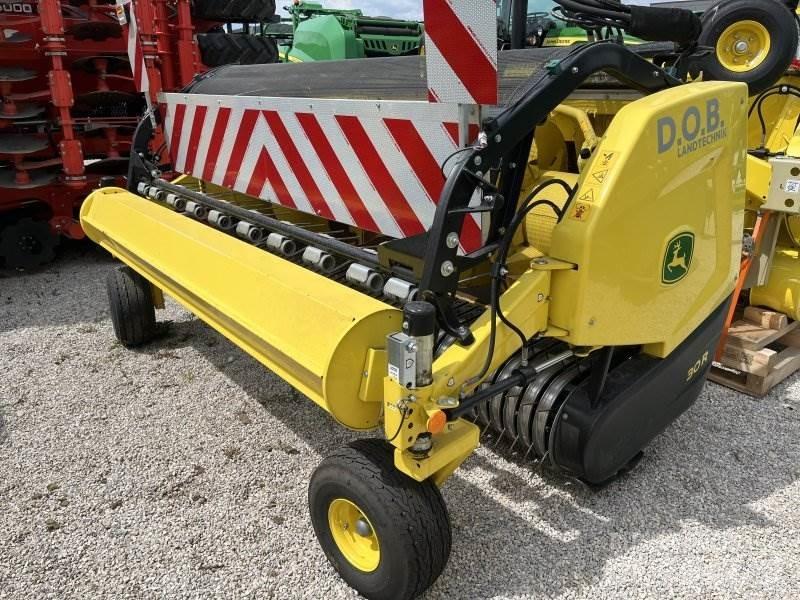 John Deere 30R Příslušenství strojů na seno a píci