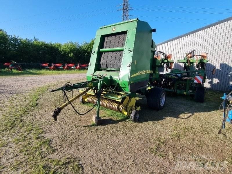 John Deere 592 Lis na válcové balíky