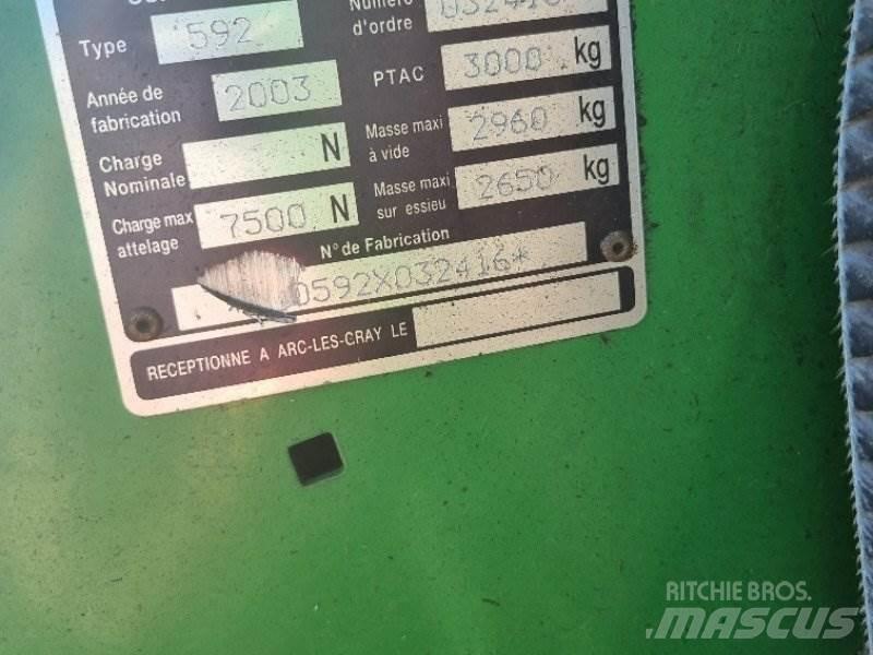 John Deere 592 Lis na válcové balíky