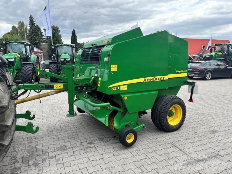 John Deere 623 Lis na válcové balíky