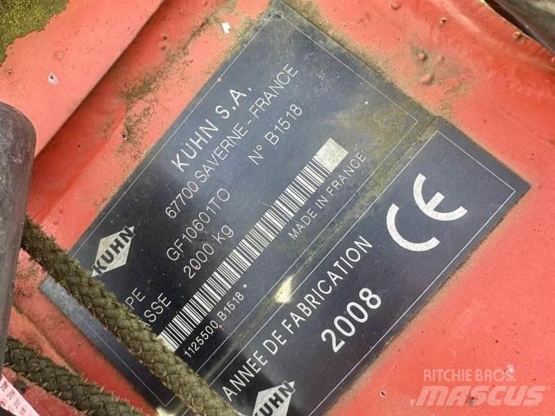 Kuhn GF 10601 Obraceče a shrabovače sena