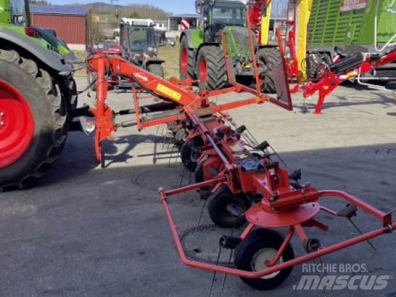 Kuhn GF 7702 Obraceče a shrabovače sena