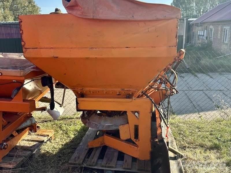 Rauch SA 601 Sypače písku a soli