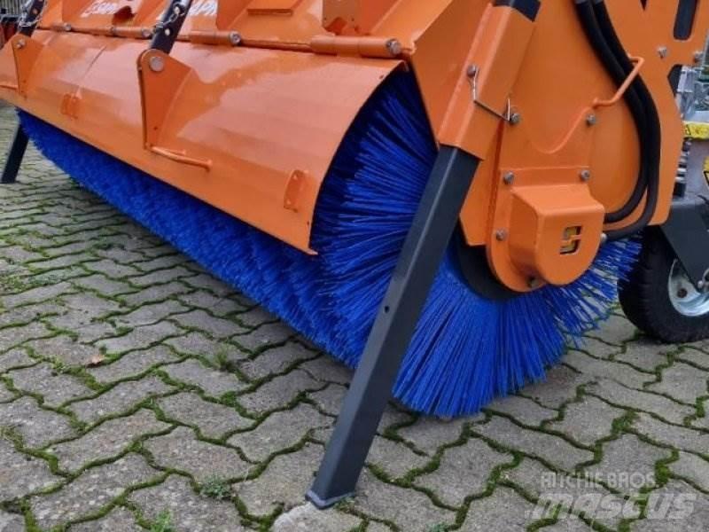 Saphir SKM 28 Zametací stroje