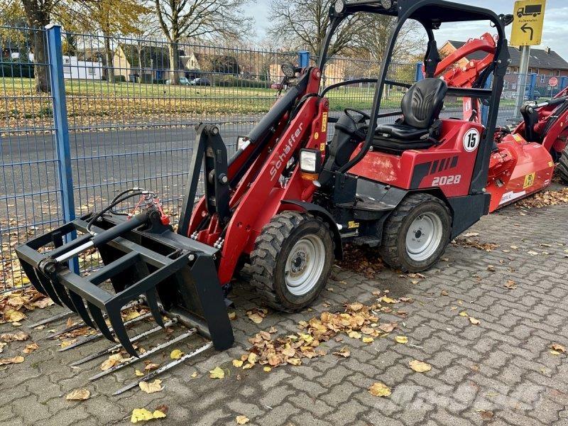 Schäffer 2028 Čelní nakladače a rypadla