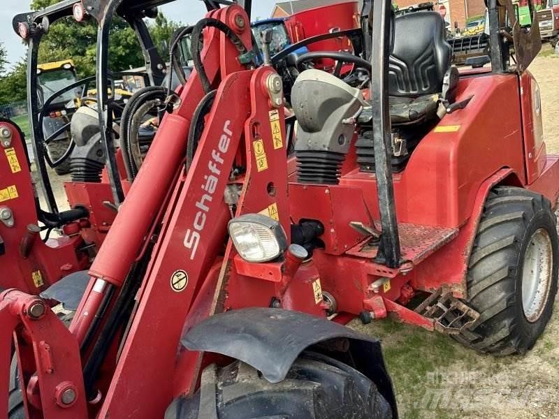 Schäffer 3550 Čelní nakladače a rypadla