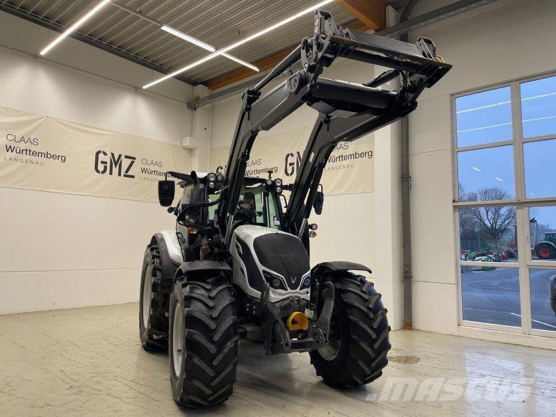 Valtra N154 Traktory