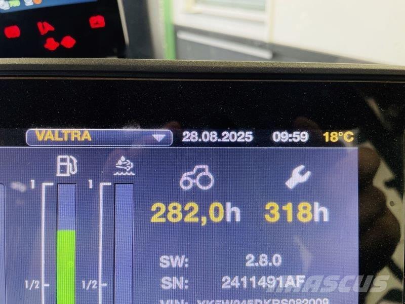Valtra Q245 Traktory