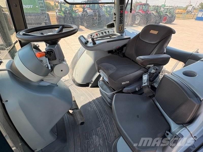 Valtra S274 Traktory