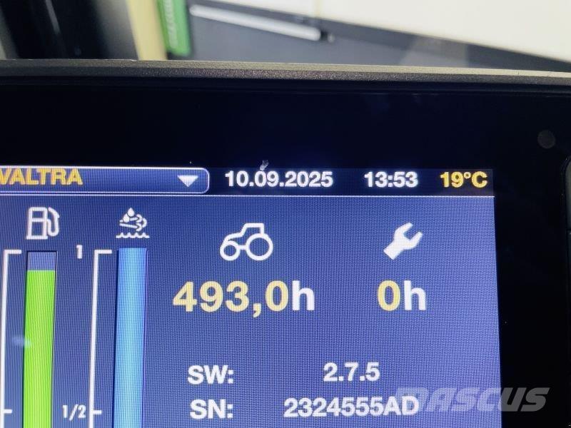 Valtra T215D Traktory