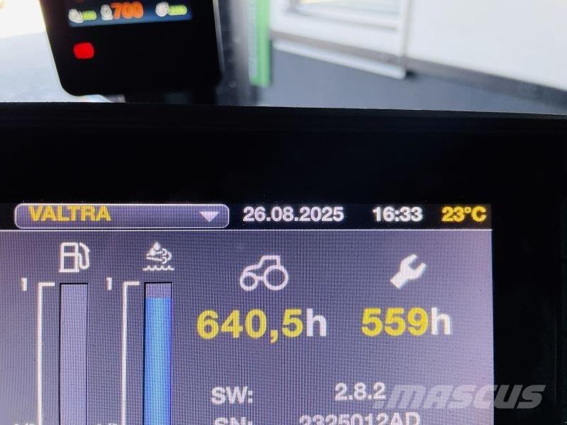 Valtra T215D Traktory