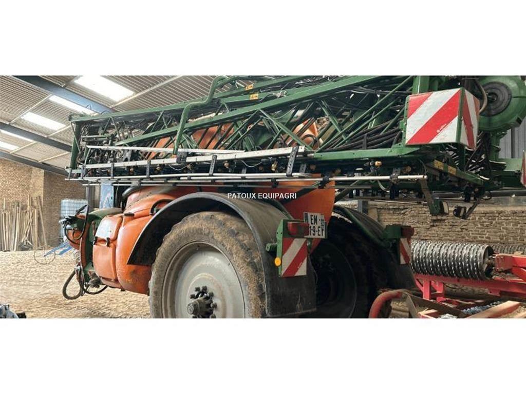 Amazone UX5200 Tažené postřikovače
