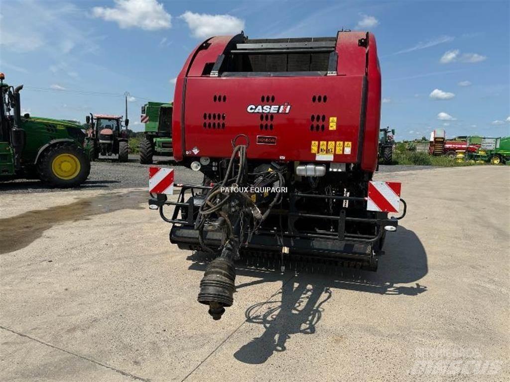 Case IH RB465 Lis na válcové balíky