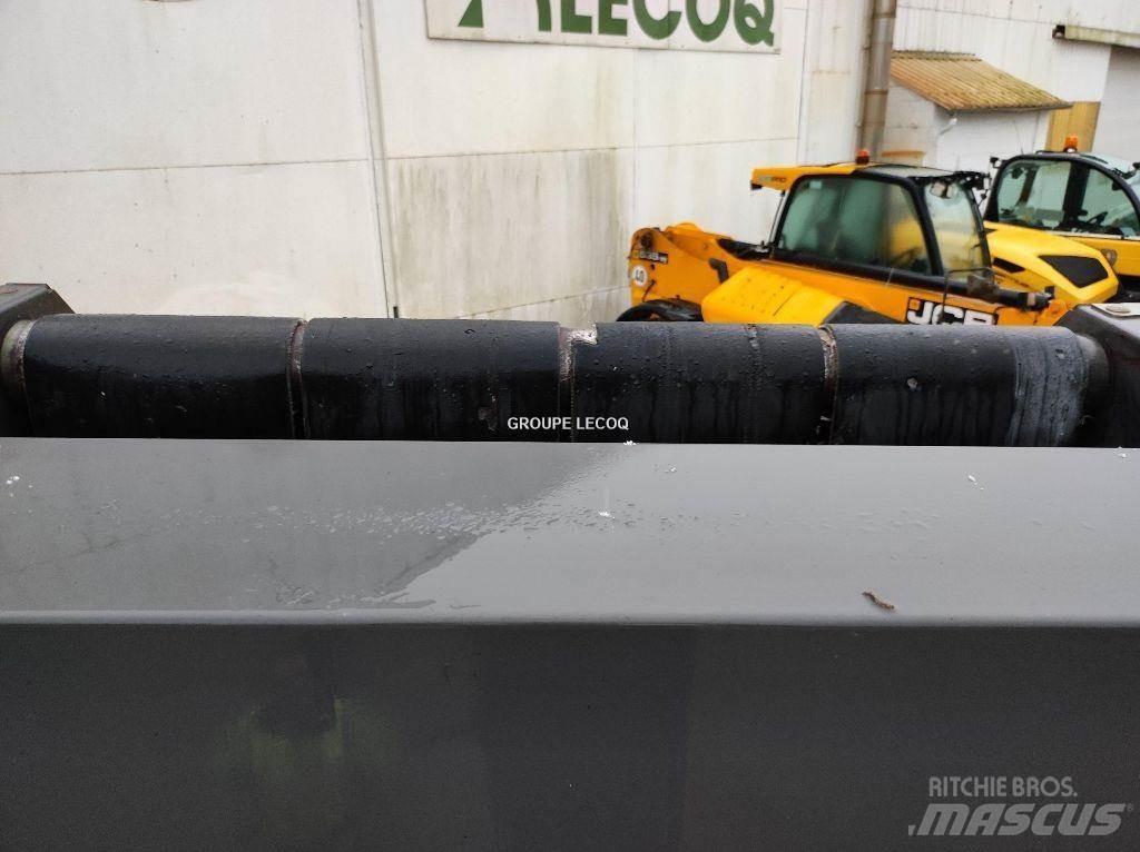 CLAAS Variant 360 Lis na válcové balíky