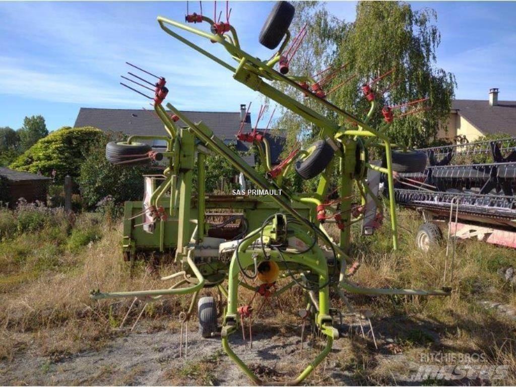 CLAAS VOLTO 770 Obraceče a shrabovače sena